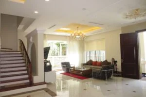 Thuê biệt thự liền kề Vinhomes Riverside có sân vườn rộng