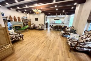 Thuê biệt thự song lập Vinhomes Riverside đầy đủ nội thất, gần BIS