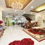 Xem ảnh 1: Thuê biệt thự Vinhomes Riverside full nội thất, phòng xông hơi
