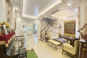 Thuê biệt thự Vinhomes Riverside full nội thất Tân Cổ Điển