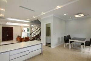 Thuê nhà biệt thự Hoa Sữa Vinhomes Riverside, có sông đủ đồ gần BIS