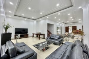 Thuê song lập biệt thự Vinhomes Riverside khu Hoa Sữa